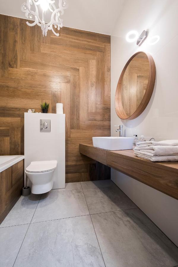 Apartament Z Ogrodkiem I Garazem Poznań Kültér fotó