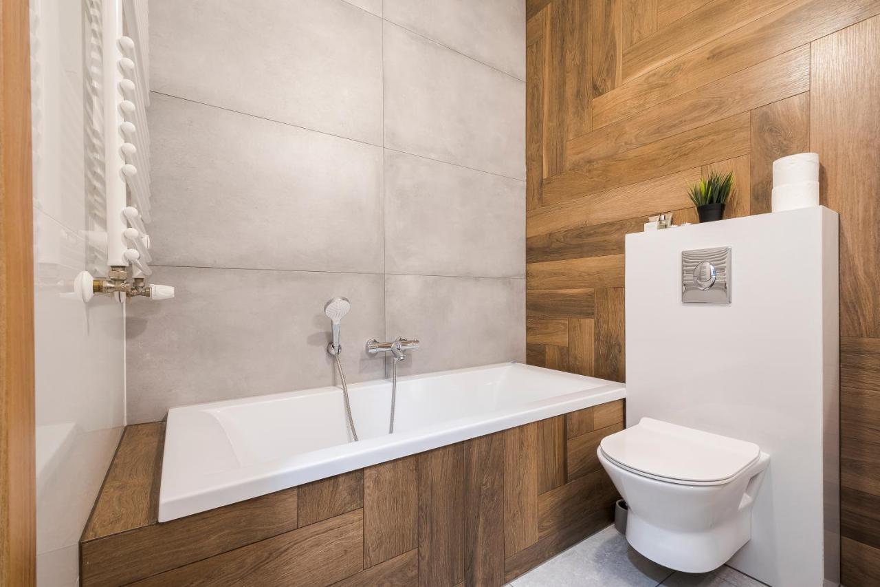Apartament Z Ogrodkiem I Garazem Poznań Kültér fotó