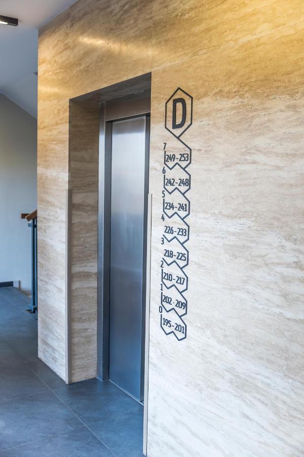 Apartament Z Ogrodkiem I Garazem Poznań Kültér fotó