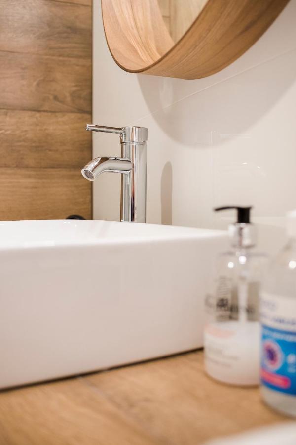 Apartament Z Ogrodkiem I Garazem Poznań Kültér fotó