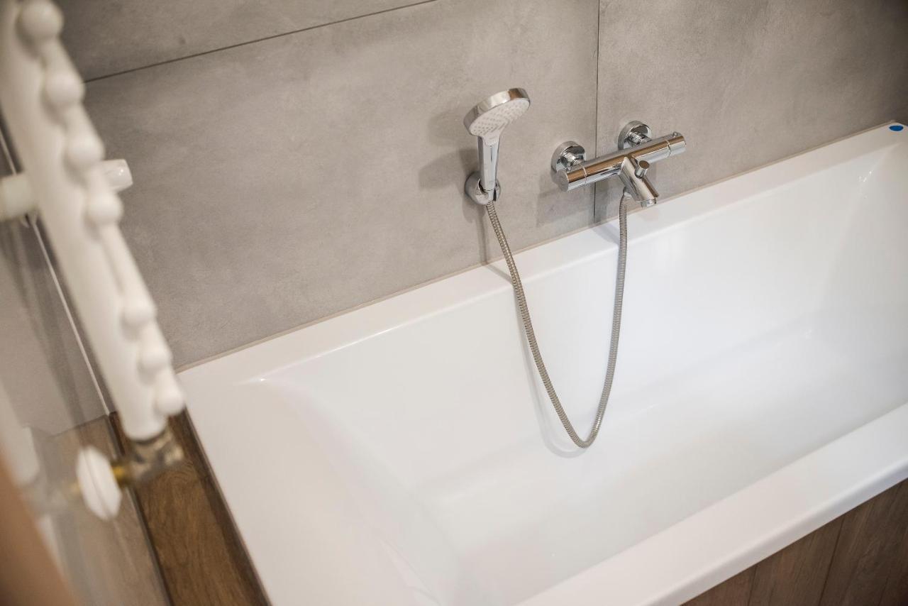 Apartament Z Ogrodkiem I Garazem Poznań Kültér fotó