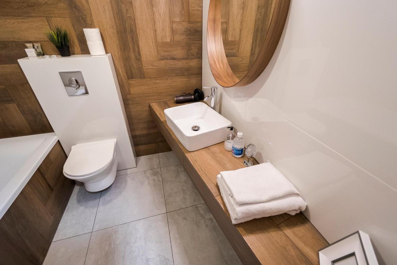 Apartament Z Ogrodkiem I Garazem Poznań Kültér fotó
