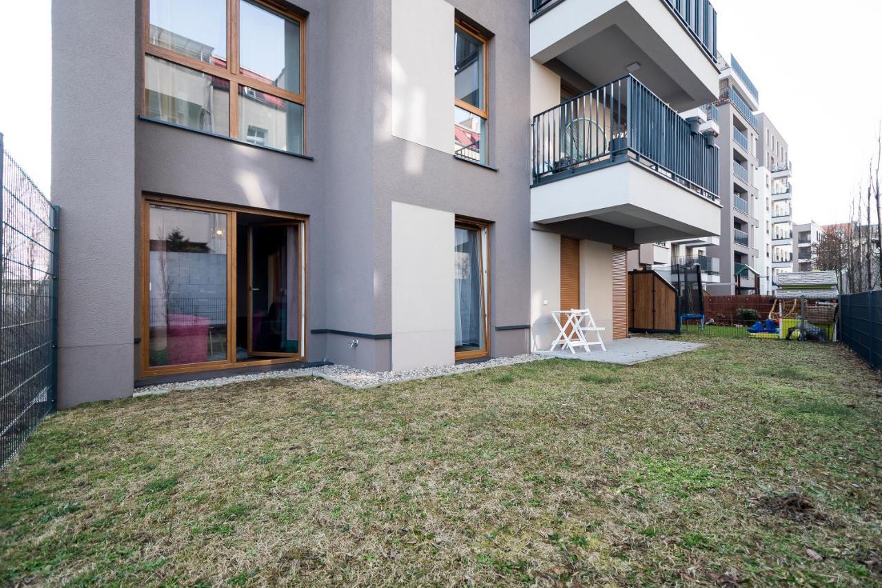 Apartament Z Ogrodkiem I Garazem Poznań Kültér fotó
